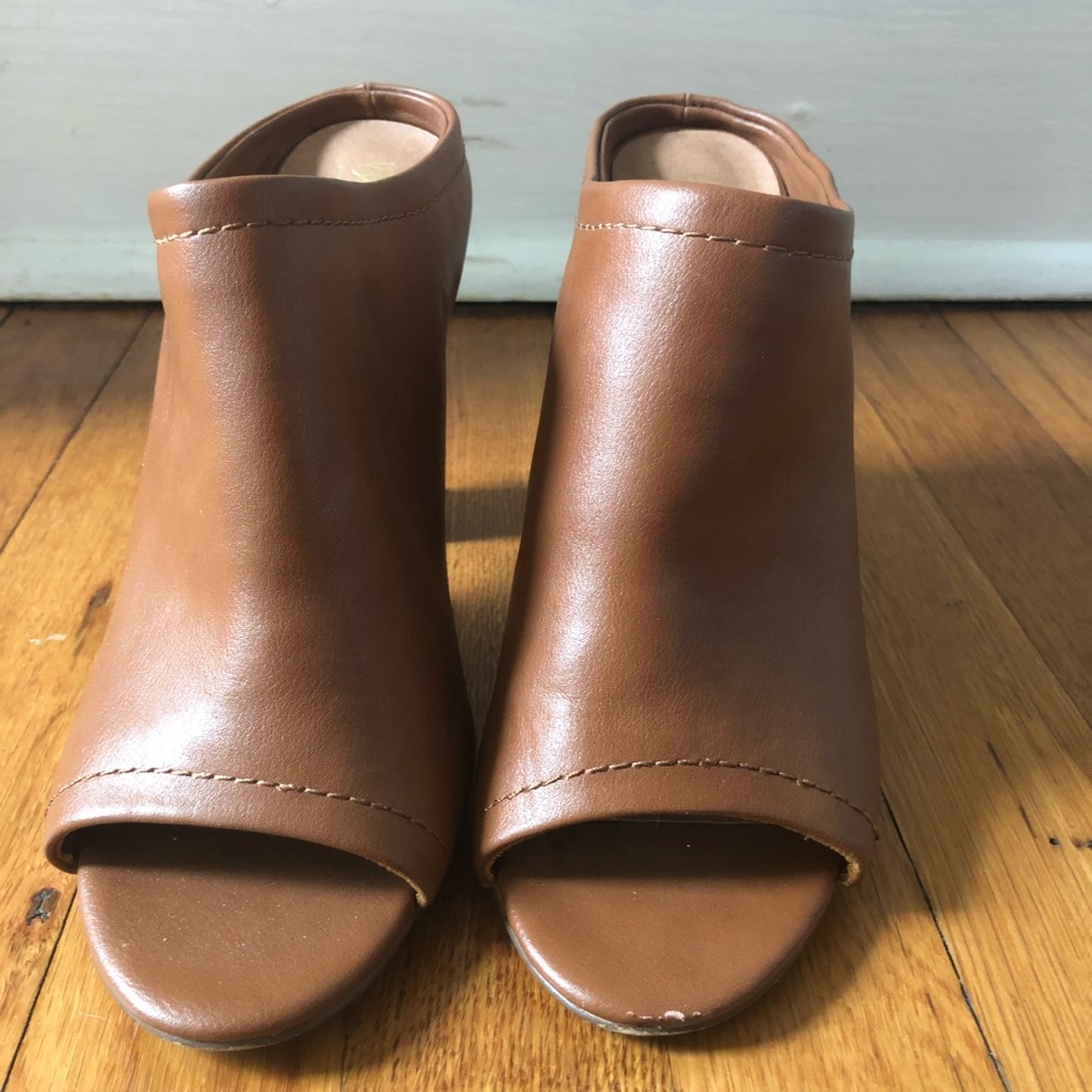 Tan Mules